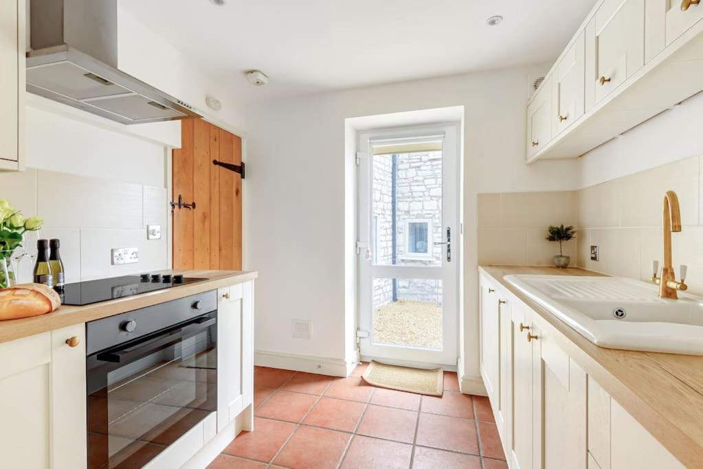 Apartamento The Cowshed Farmborough Exterior foto